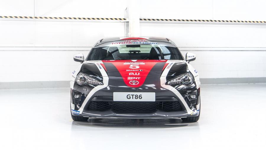  Toyota GT 86 Tribute Toyota TS050 Hybrid 2018 года  (фото 3 из 12)
